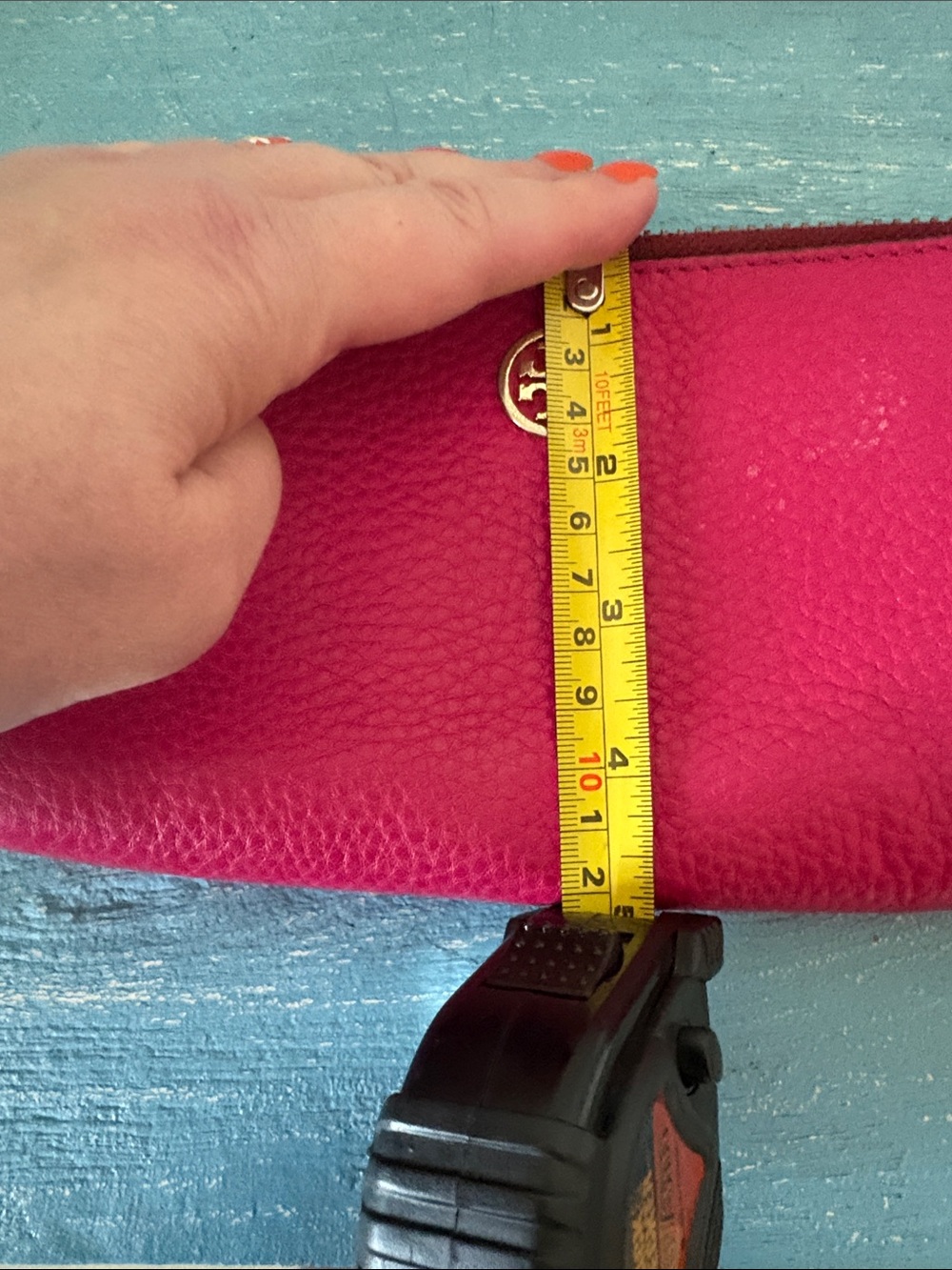 Fair condition Tory Burch wallet - Picture 11 of 11